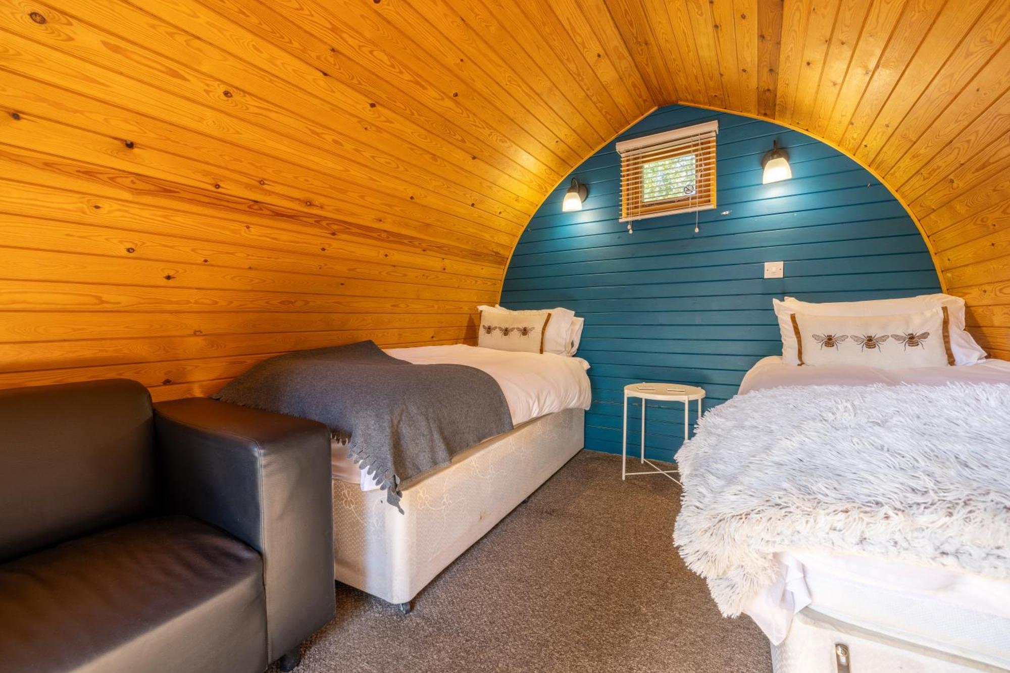 The Little Hide - Adult Only Camping Pods Wigginton  Экстерьер фото