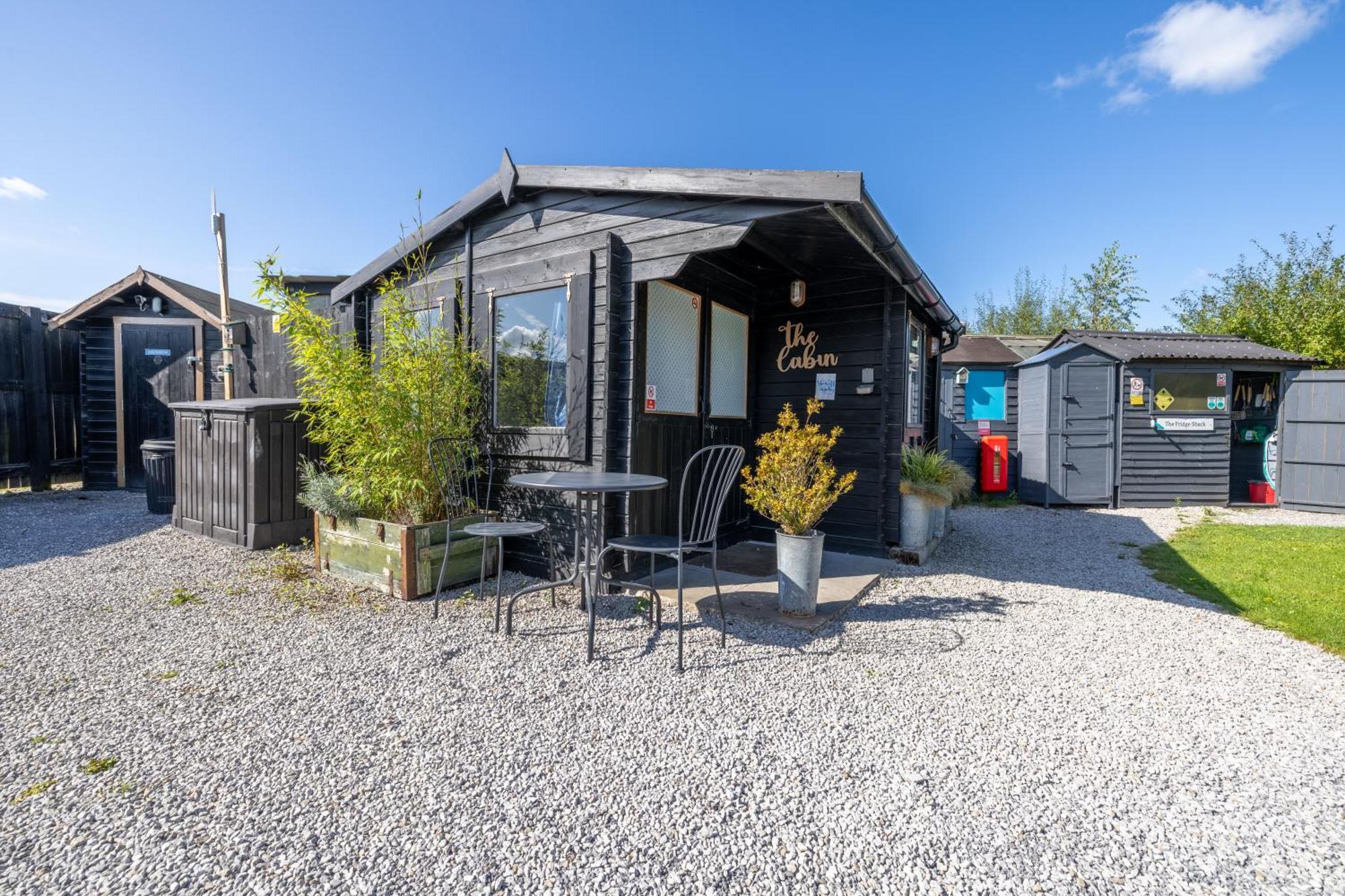 The Little Hide - Adult Only Camping Pods Wigginton  Экстерьер фото