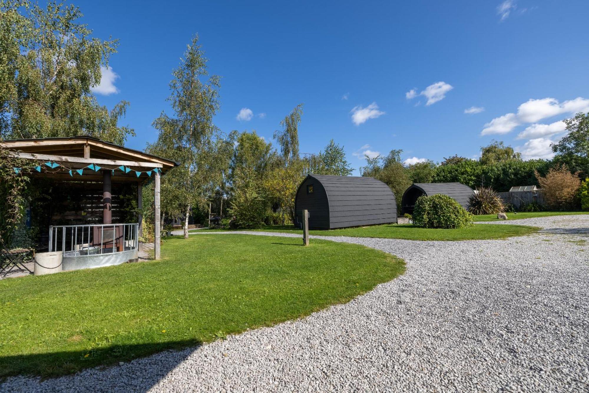 The Little Hide - Adult Only Camping Pods Wigginton  Экстерьер фото